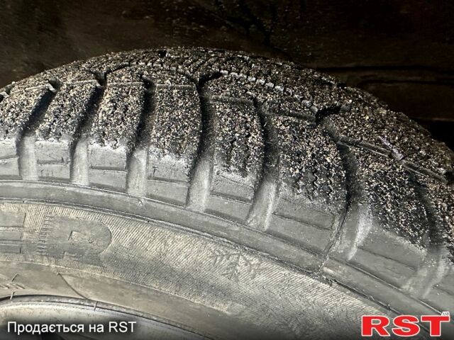 Сірий Фольксваген Transporter, об'ємом двигуна 2.4 л та пробігом 300 тис. км за 4000 $, фото 5 на Automoto.ua