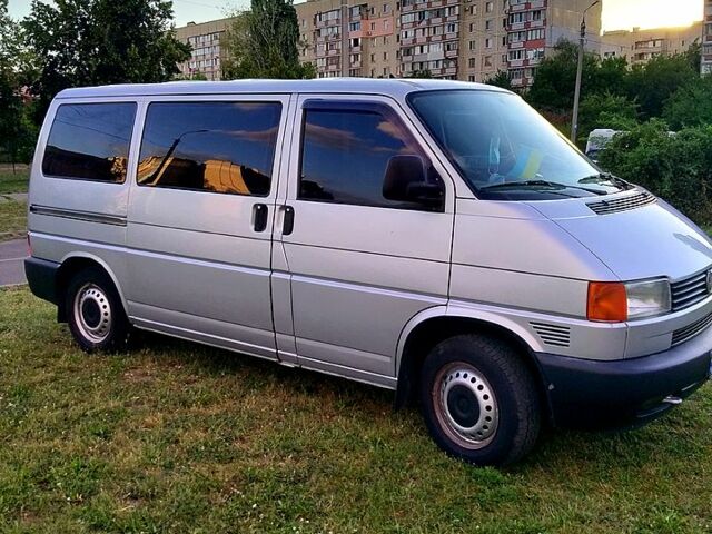 Серый Фольксваген Transporter, объемом двигателя 2.5 л и пробегом 540 тыс. км за 7000 $, фото 2 на Automoto.ua