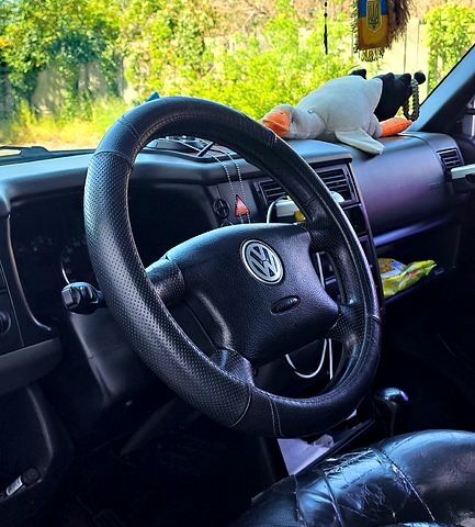 Серый Фольксваген Transporter, объемом двигателя 2.5 л и пробегом 368 тыс. км за 10400 $, фото 7 на Automoto.ua