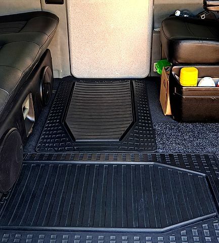 Серый Фольксваген Transporter, объемом двигателя 2.5 л и пробегом 368 тыс. км за 10400 $, фото 8 на Automoto.ua