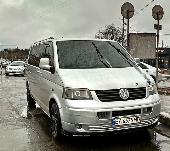 Серый Фольксваген Transporter, объемом двигателя 1.9 л и пробегом 247 тыс. км за 8600 $, фото 1 на Automoto.ua