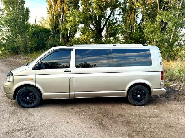 Серый Фольксваген Transporter, объемом двигателя 2.5 л и пробегом 470 тыс. км за 7999 $, фото 6 на Automoto.ua