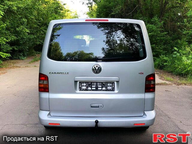Серый Фольксваген Transporter, объемом двигателя 2.5 л и пробегом 265 тыс. км за 8800 $, фото 3 на Automoto.ua