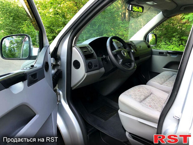 Серый Фольксваген Transporter, объемом двигателя 2.5 л и пробегом 265 тыс. км за 8800 $, фото 7 на Automoto.ua