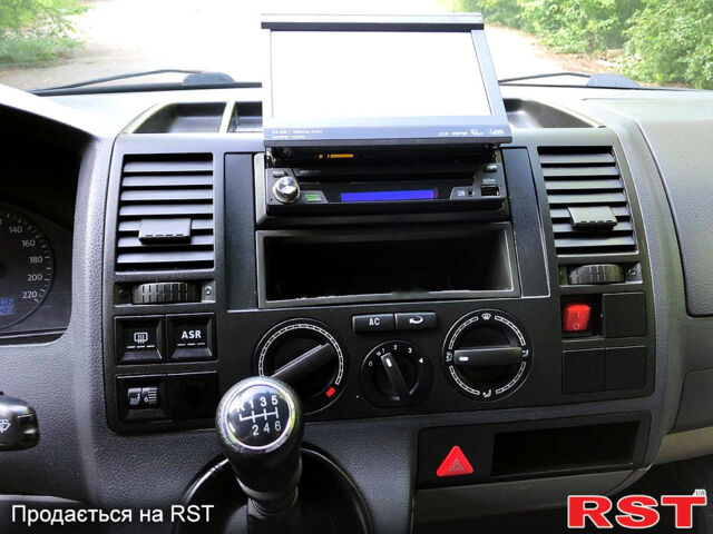 Серый Фольксваген Transporter, объемом двигателя 2.5 л и пробегом 265 тыс. км за 8800 $, фото 12 на Automoto.ua