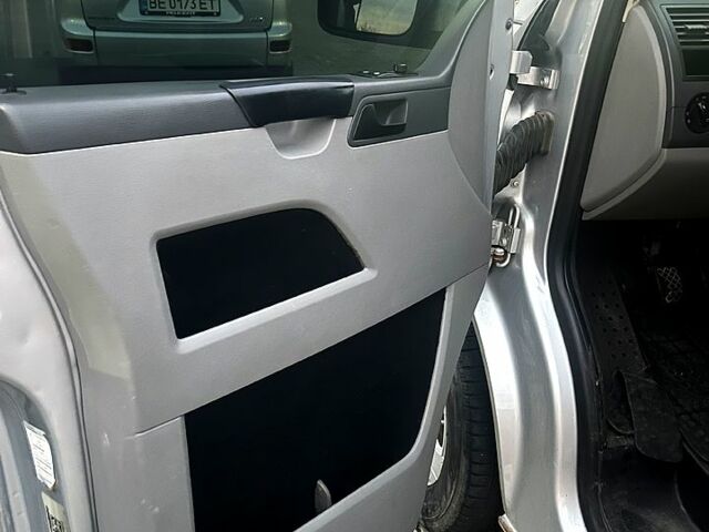 Фольксваген Transporter 2007 у Миколаєві на Automoto.ua Сірий Фольксваген Transporter, об'ємом двигуна 2.5 л та пробігом 300 тис. км за 7300 $, фото 9 на Automoto.ua