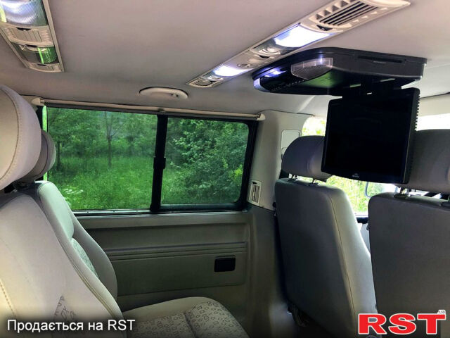 Серый Фольксваген Transporter, объемом двигателя 2.5 л и пробегом 265 тыс. км за 8800 $, фото 10 на Automoto.ua