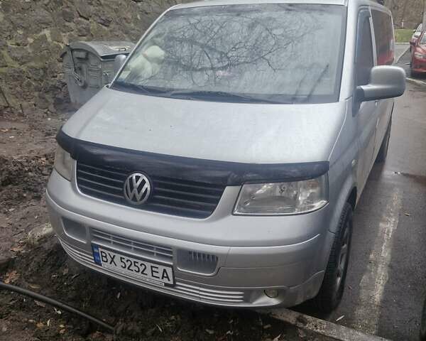 Серый Фольксваген Transporter, объемом двигателя 0 л и пробегом 215 тыс. км за 11200 $, фото 1 на Automoto.ua