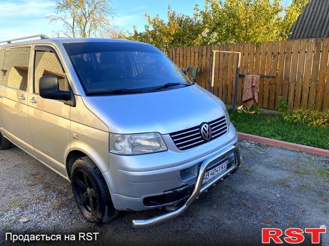 Серый Фольксваген Transporter, объемом двигателя 2.5 л и пробегом 320 тыс. км за 8700 $, фото 2 на Automoto.ua