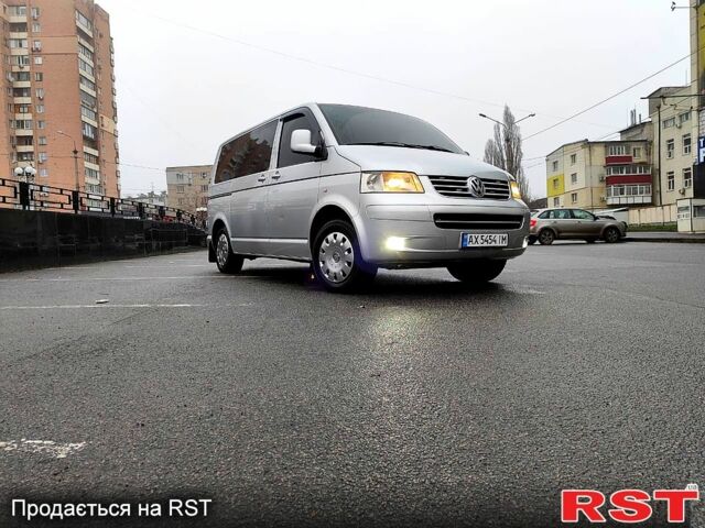 Серый Фольксваген Transporter, объемом двигателя 2.5 л и пробегом 320 тыс. км за 11500 $, фото 3 на Automoto.ua