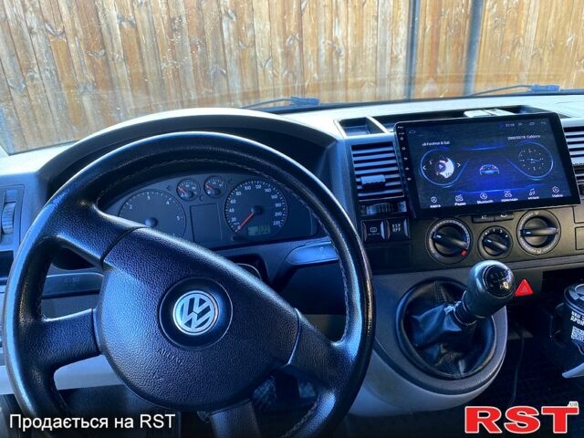 Серый Фольксваген Transporter, объемом двигателя 2.5 л и пробегом 320 тыс. км за 8700 $, фото 5 на Automoto.ua