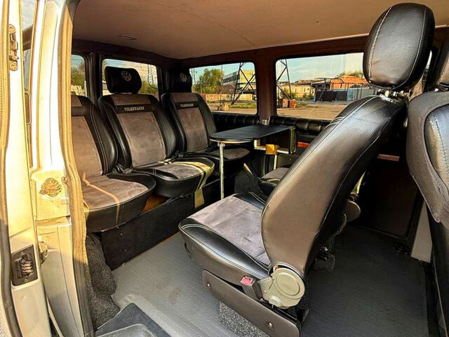 Серый Фольксваген Transporter, объемом двигателя 2.5 л и пробегом 300 тыс. км за 8750 $, фото 10 на Automoto.ua
