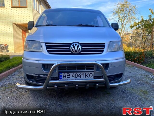 Серый Фольксваген Transporter, объемом двигателя 2.5 л и пробегом 320 тыс. км за 8700 $, фото 1 на Automoto.ua