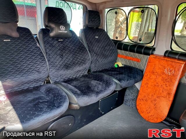 Серый Фольксваген Transporter, объемом двигателя 2.5 л и пробегом 270 тыс. км за 12500 $, фото 5 на Automoto.ua