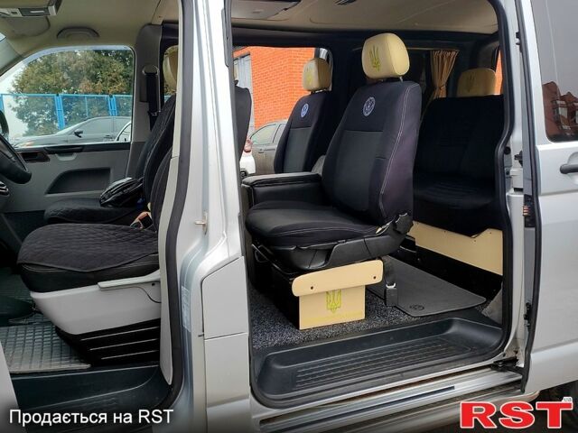 Серый Фольксваген Transporter, объемом двигателя 2 л и пробегом 300 тыс. км за 12399 $, фото 4 на Automoto.ua