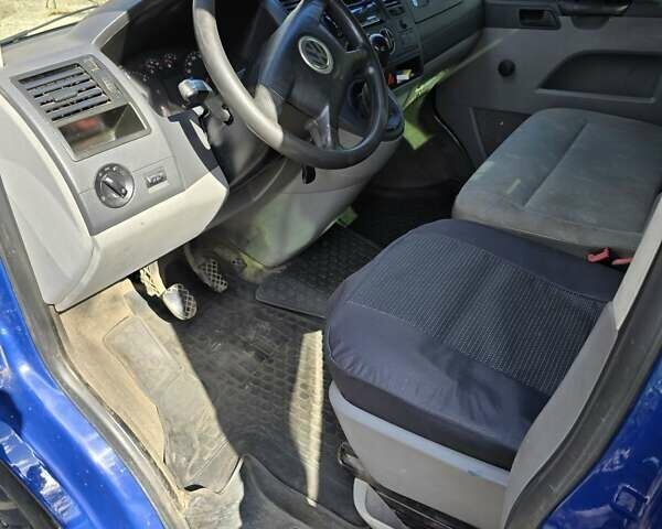 Синий Фольксваген Transporter, объемом двигателя 1.9 л и пробегом 333 тыс. км за 9800 $, фото 8 на Automoto.ua