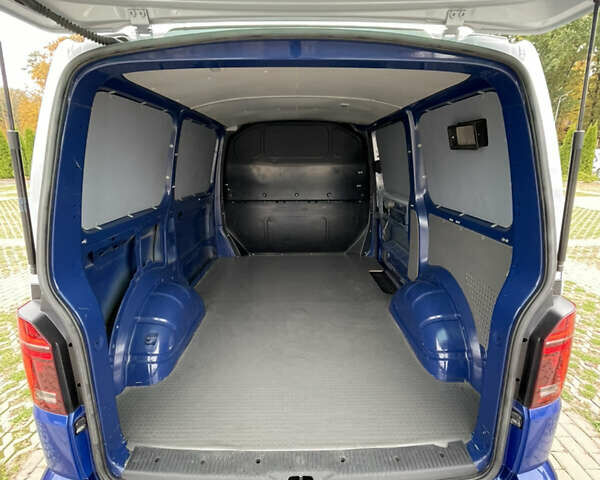 Синий Фольксваген Transporter, объемом двигателя 1.97 л и пробегом 55 тыс. км за 31000 $, фото 12 на Automoto.ua