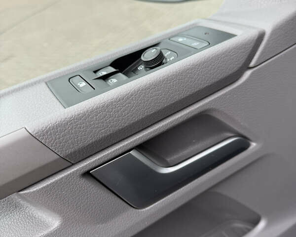 Синій Фольксваген Transporter, об'ємом двигуна 2 л та пробігом 149 тис. км за 33999 $, фото 78 на Automoto.ua