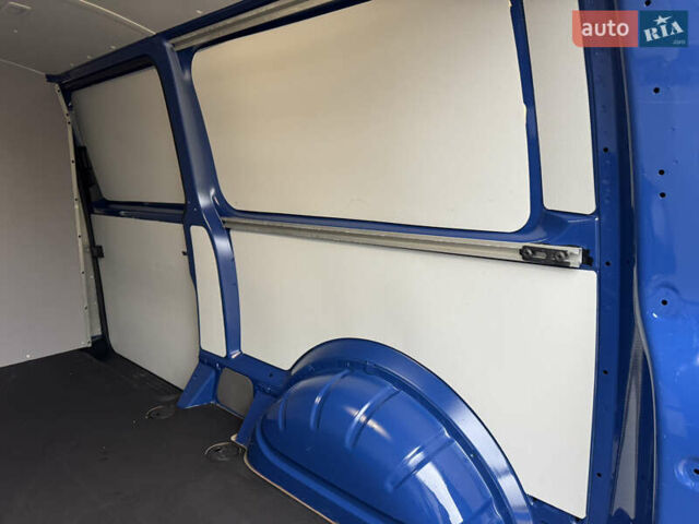 Синий Фольксваген Transporter, объемом двигателя 1.97 л и пробегом 207 тыс. км за 23999 $, фото 81 на Automoto.ua