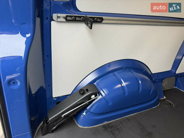 Синий Фольксваген Transporter, объемом двигателя 1.97 л и пробегом 207 тыс. км за 23999 $, фото 82 на Automoto.ua
