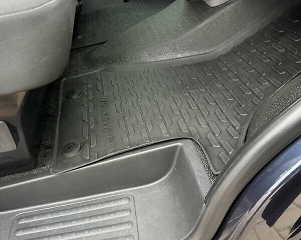 Синій Фольксваген Transporter, об'ємом двигуна 2 л та пробігом 149 тис. км за 33999 $, фото 127 на Automoto.ua