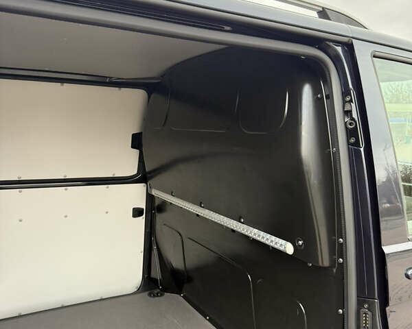 Синій Фольксваген Transporter, об'ємом двигуна 2 л та пробігом 149 тис. км за 33999 $, фото 132 на Automoto.ua