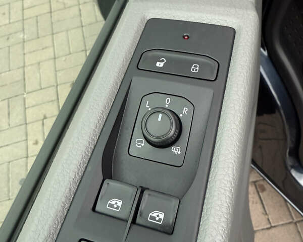 Синій Фольксваген Transporter, об'ємом двигуна 2 л та пробігом 149 тис. км за 33999 $, фото 79 на Automoto.ua