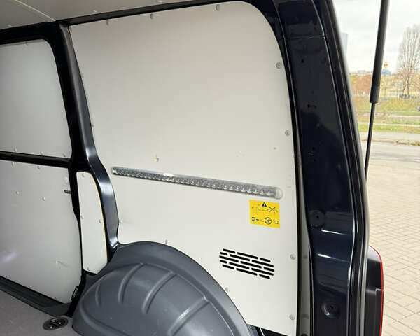 Синій Фольксваген Transporter, об'ємом двигуна 2 л та пробігом 149 тис. км за 33999 $, фото 144 на Automoto.ua