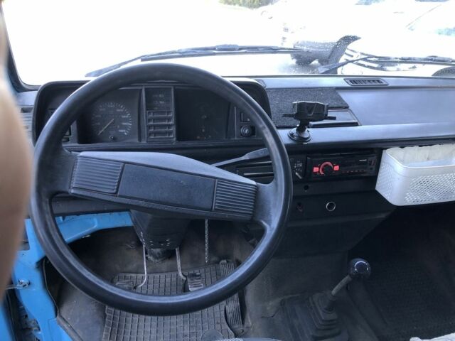 Синій Фольксваген Transporter, об'ємом двигуна 1.6 л та пробігом 300 тис. км за 1900 $, фото 5 на Automoto.ua