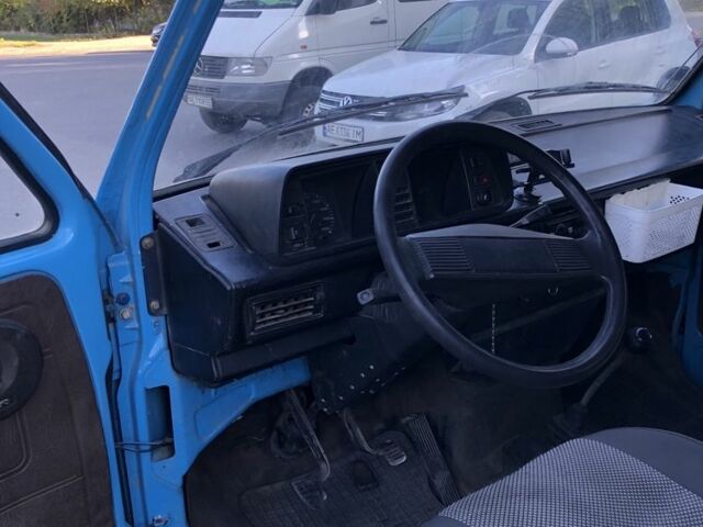 Синій Фольксваген Transporter, об'ємом двигуна 1.6 л та пробігом 300 тис. км за 1900 $, фото 6 на Automoto.ua