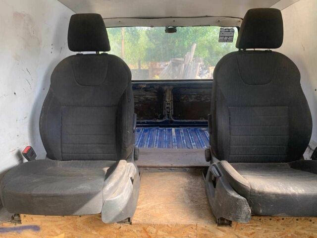 Синій Фольксваген Transporter, об'ємом двигуна 1.6 л та пробігом 400 тис. км за 1906 $, фото 11 на Automoto.ua