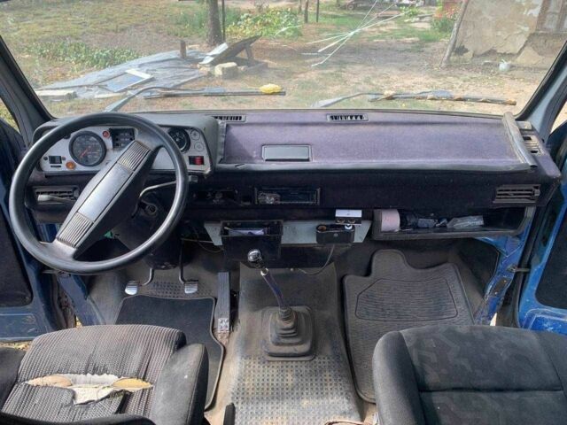 Синій Фольксваген Transporter, об'ємом двигуна 1.6 л та пробігом 400 тис. км за 1906 $, фото 1 на Automoto.ua