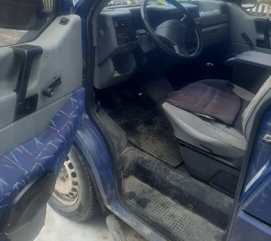 Синій Фольксваген Transporter, об'ємом двигуна 2 л та пробігом 330 тис. км за 2500 $, фото 3 на Automoto.ua