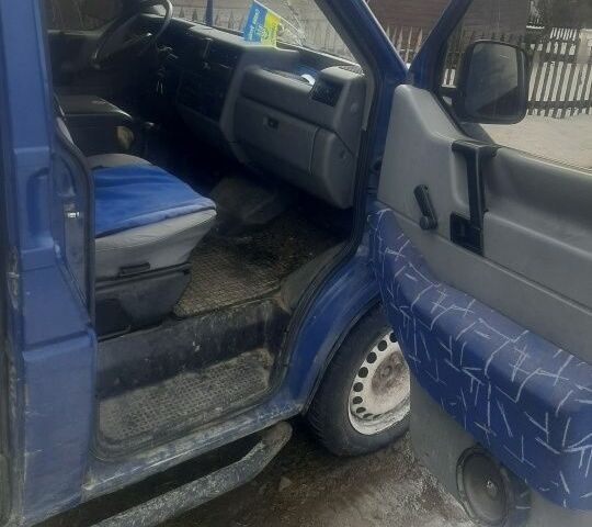 Синій Фольксваген Transporter, об'ємом двигуна 2 л та пробігом 330 тис. км за 2500 $, фото 2 на Automoto.ua