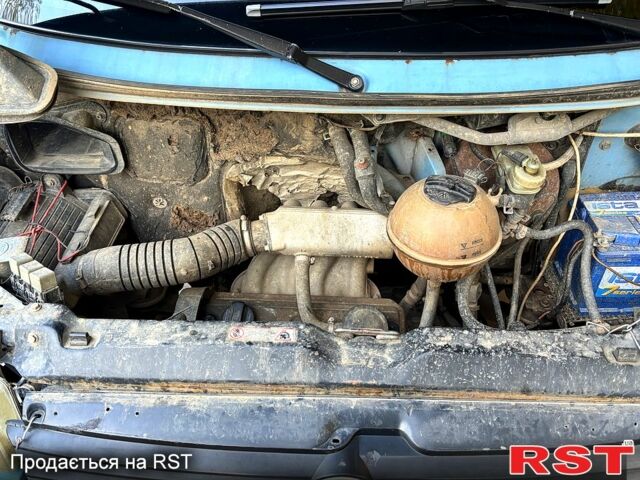 Синий Фольксваген Transporter, объемом двигателя 1.9 л и пробегом 300 тыс. км за 3000 $, фото 5 на Automoto.ua