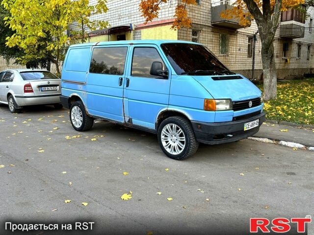 Синий Фольксваген Transporter, объемом двигателя 1.9 л и пробегом 300 тыс. км за 3000 $, фото 1 на Automoto.ua