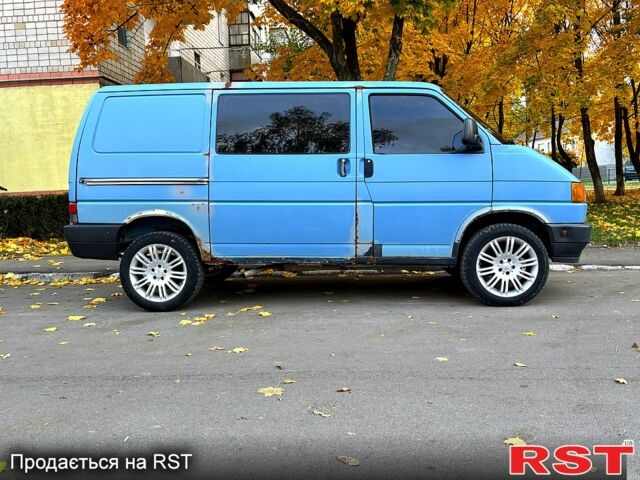 Синий Фольксваген Transporter, объемом двигателя 1.9 л и пробегом 300 тыс. км за 3000 $, фото 2 на Automoto.ua
