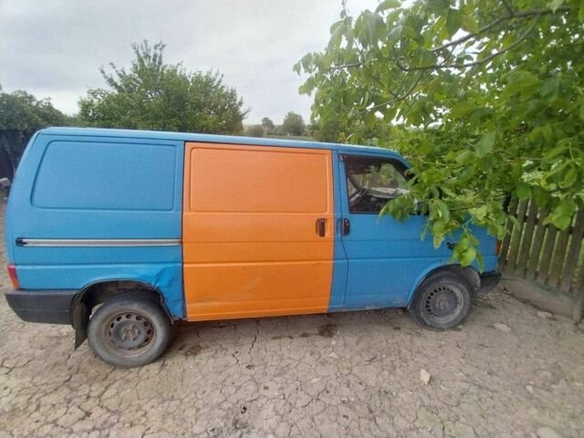 Синий Фольксваген Transporter, объемом двигателя 2.4 л и пробегом 643 тыс. км за 2300 $, фото 5 на Automoto.ua