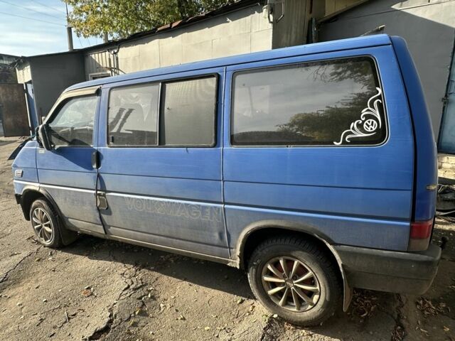 Синий Фольксваген Transporter, объемом двигателя 2.5 л и пробегом 250 тыс. км за 699 $, фото 3 на Automoto.ua