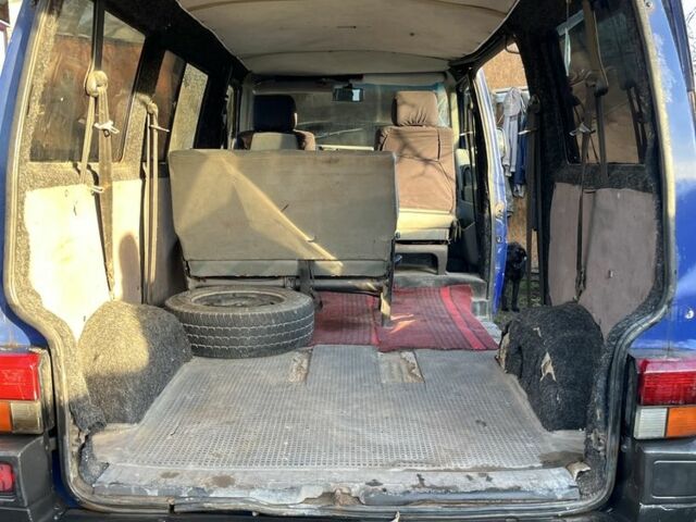 Синий Фольксваген Transporter, объемом двигателя 2.5 л и пробегом 569 тыс. км за 1500 $, фото 5 на Automoto.ua