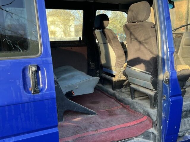 Синий Фольксваген Transporter, объемом двигателя 2.5 л и пробегом 569 тыс. км за 1500 $, фото 6 на Automoto.ua