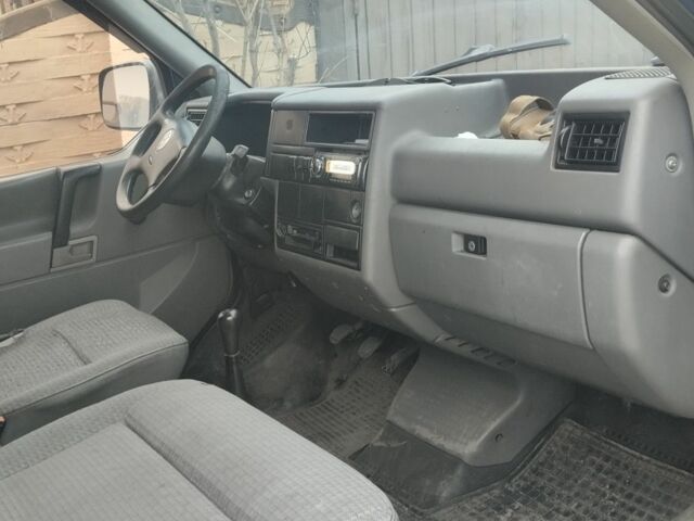 Синій Фольксваген Transporter, об'ємом двигуна 2.4 л та пробігом 383 тис. км за 4000 $, фото 7 на Automoto.ua