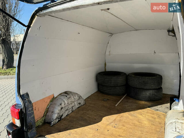 Синий Фольксваген Transporter, объемом двигателя 2.4 л и пробегом 300 тыс. км за 3000 $, фото 8 на Automoto.ua