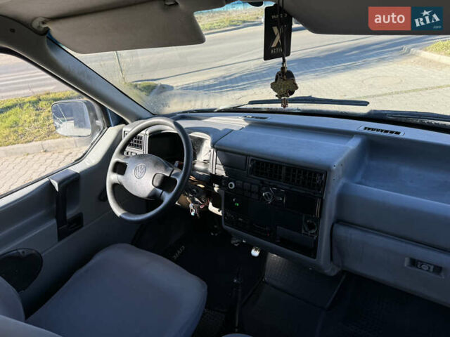 Синий Фольксваген Transporter, объемом двигателя 2.4 л и пробегом 300 тыс. км за 3000 $, фото 12 на Automoto.ua