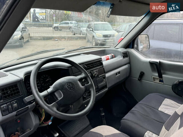 Синий Фольксваген Transporter, объемом двигателя 2.37 л и пробегом 300 тыс. км за 3000 $, фото 8 на Automoto.ua