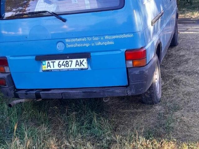 Синий Фольксваген Transporter, объемом двигателя 1.9 л и пробегом 320 тыс. км за 4200 $, фото 2 на Automoto.ua