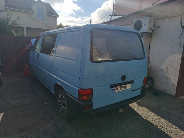 Синий Фольксваген Transporter, объемом двигателя 1.9 л и пробегом 300 тыс. км за 4500 $, фото 1 на Automoto.ua