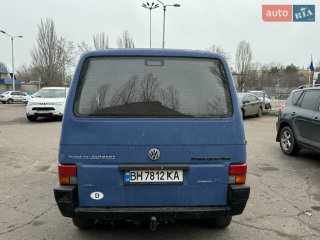 Синий Фольксваген Transporter, объемом двигателя 2.37 л и пробегом 300 тыс. км за 3000 $, фото 7 на Automoto.ua