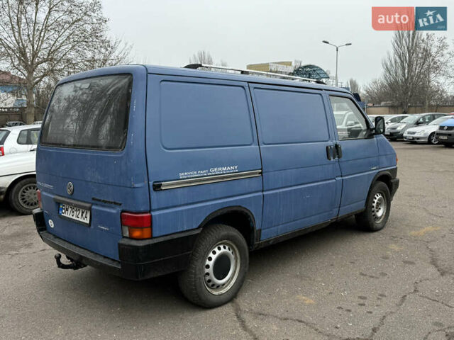 Синий Фольксваген Transporter, объемом двигателя 2.37 л и пробегом 300 тыс. км за 3000 $, фото 3 на Automoto.ua
