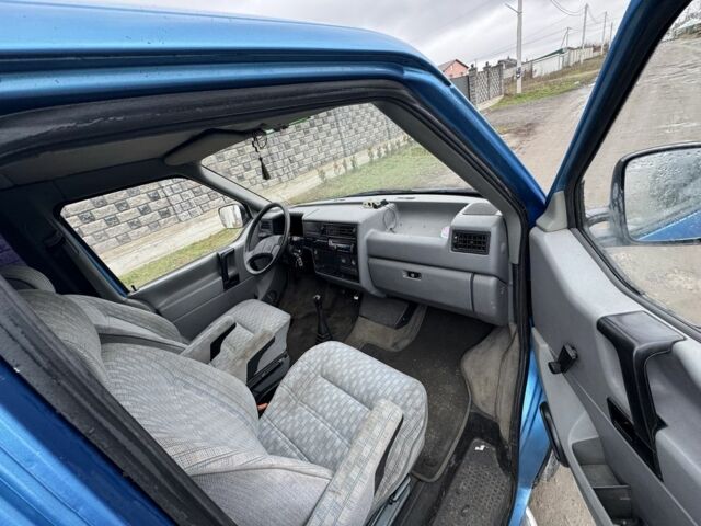 Синий Фольксваген Transporter, объемом двигателя 1.9 л и пробегом 290 тыс. км за 4500 $, фото 6 на Automoto.ua